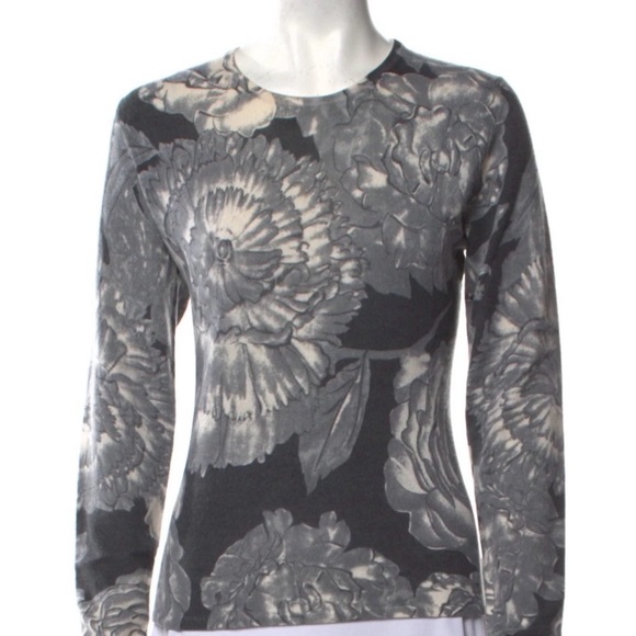 Neiman Marcus Sweaters - Neiman Marcus Gray Cashmere Collection Floral Long Sleeve Top NWOT